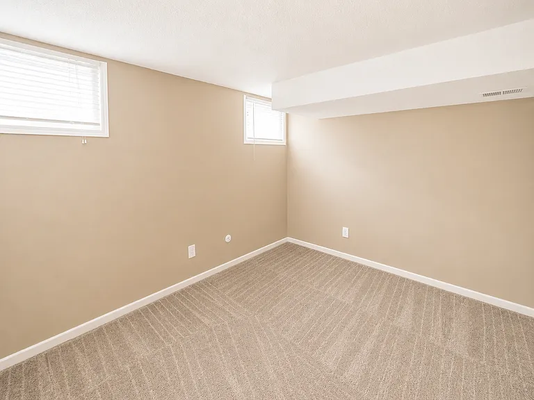 202 NE Westwind Dr #A — Photo 13