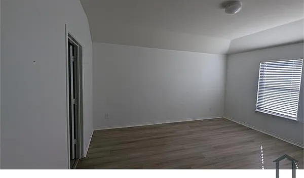 2124 Tulipwood Dr — Photo 5