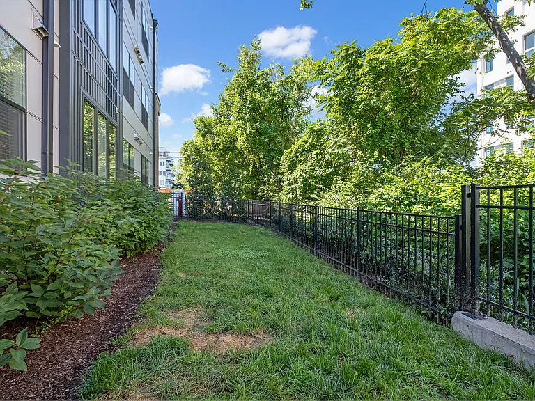 608 Hagan St — Photo 33