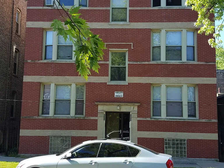 607 E 65th St #1 — Photo 1