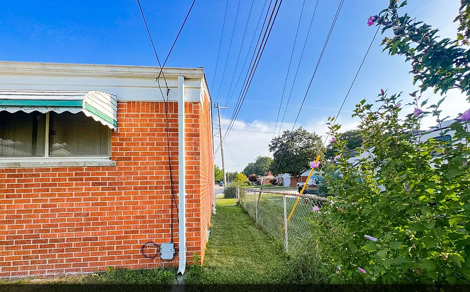 3 bed, 1013 sqft, $1,900 — Photo 4