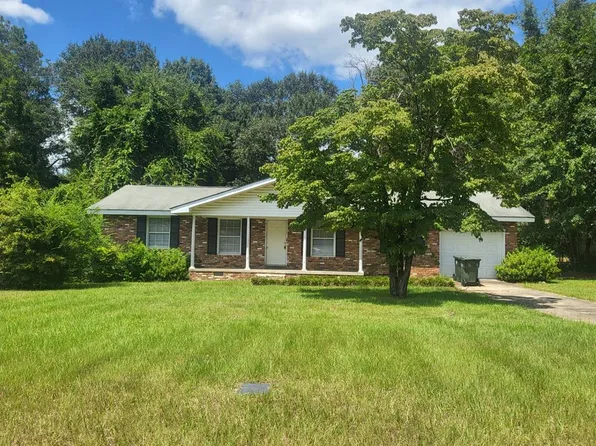 1605 Adrian Rd, Dothan, AL 36303