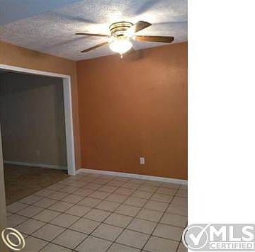 Dining roomM
