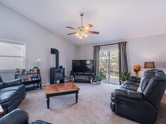 3rd image of 126 Depot Hill Ct