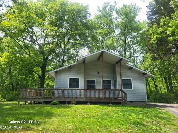 146 Kemadobi Cir E, Dingmans Ferry, PA 18328