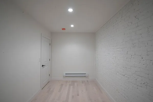 Rented by AD Real Estate Investors | media 7