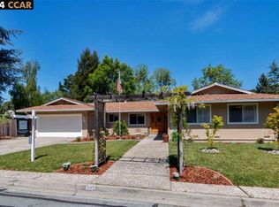 303 Deerfield Dr, Moraga, CA 94556