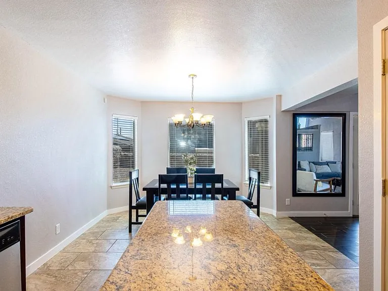 424 Sonaran Ct — Photo 6