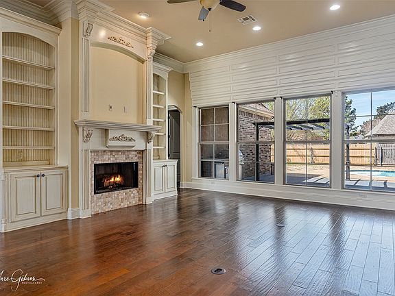 4th image of 9572 Rochel Dr
