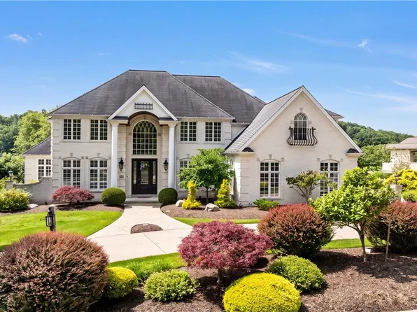 470 Four Lakes Dr, Gibsonia, PA 15044