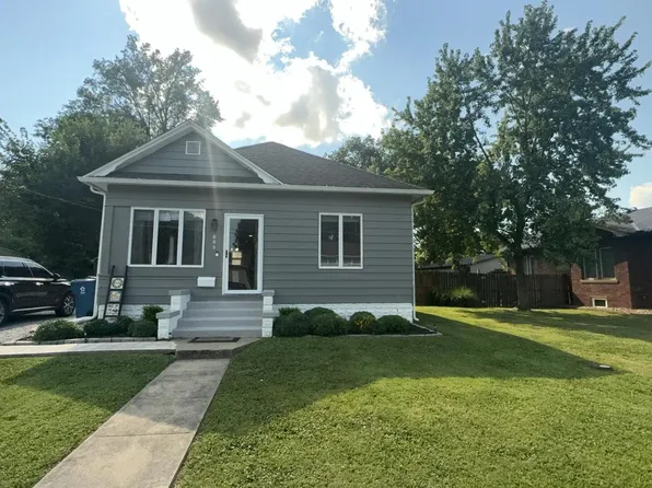 605 Election St, Benton, IL 62812