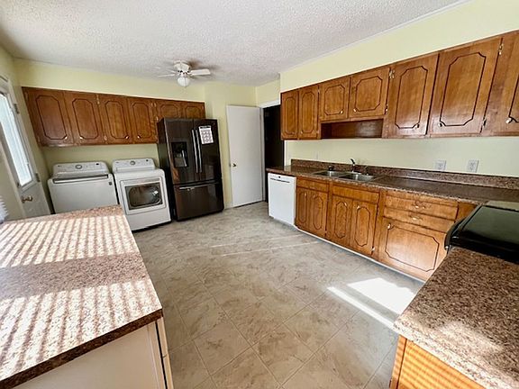 5th image of 2904 McKinney St