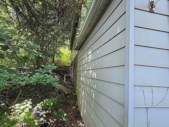 3rd image of 559 Negley Ave