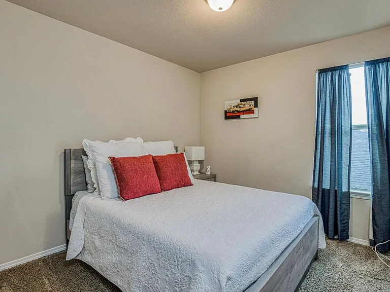 7413 Red Cedar Dr — Photo 5