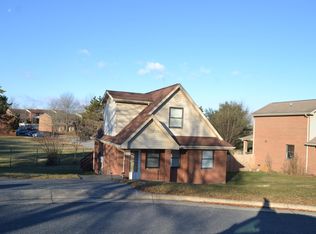 108 River Run Cir, Waynesboro, VA 22980