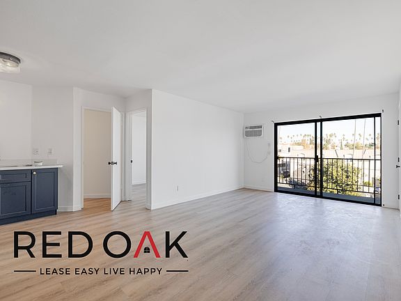 2nd image of 130 1/2 N Mariposa Ave #308