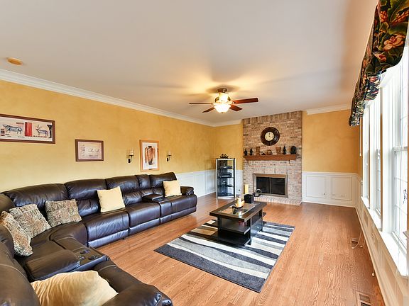 5th image of 555 N Prairie Ln