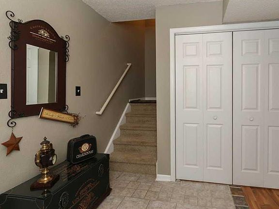 4th image of 3330 Blue Ash Ln
