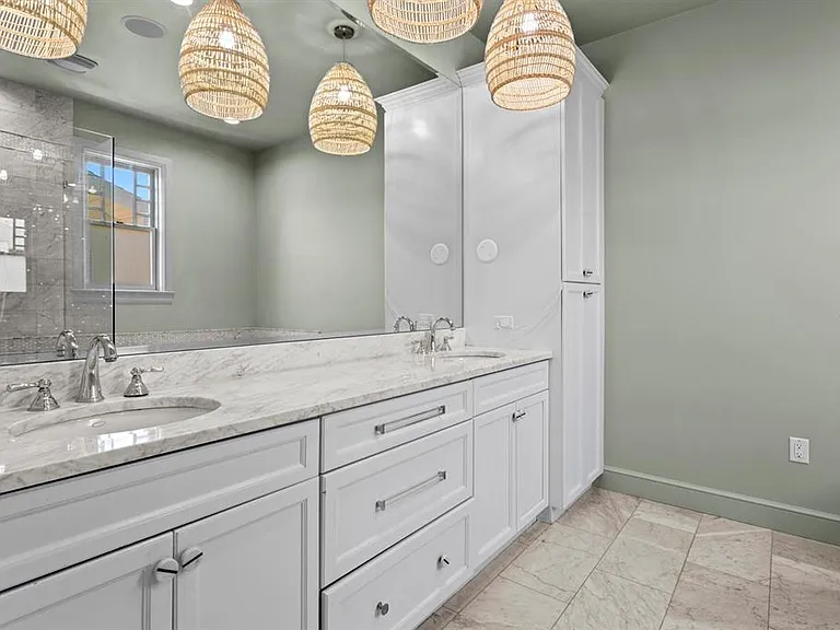 2115 W Watrous Ave — Photo 31