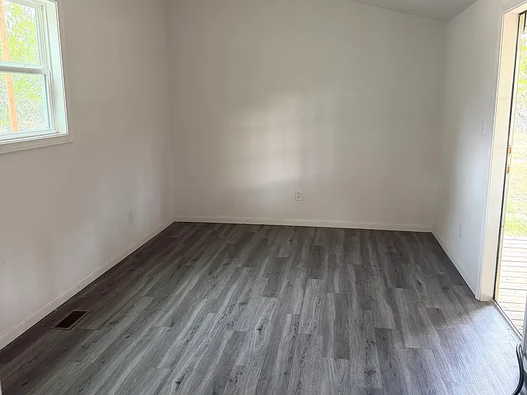 22167 FM 306 — Photo 12