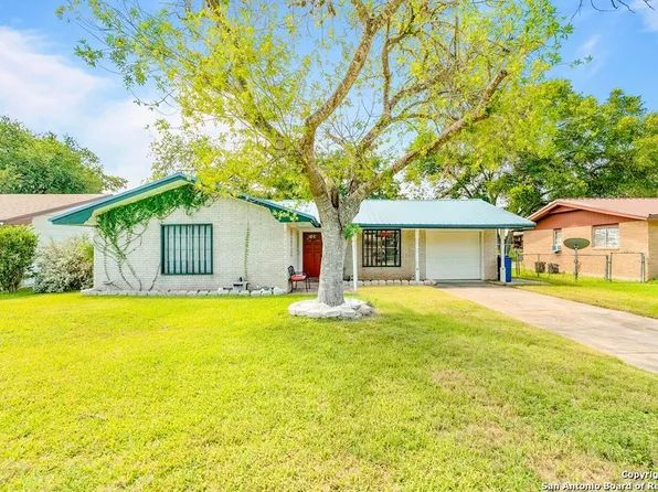 1006 E Fannin, Beeville 78102