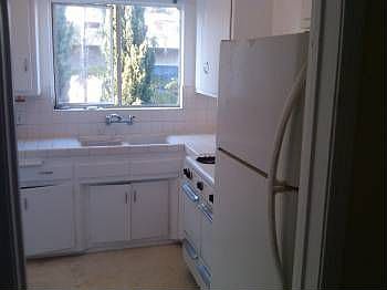 5th image of 11837 Mayfield Ave APT 3