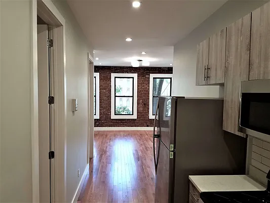 Rented by The Hamilton Group | media 28