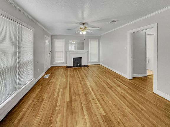 5th image of 2323 25th St #2323