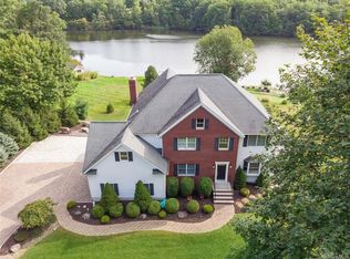 7 Lake Shore Dr, Monroe, NY 10950