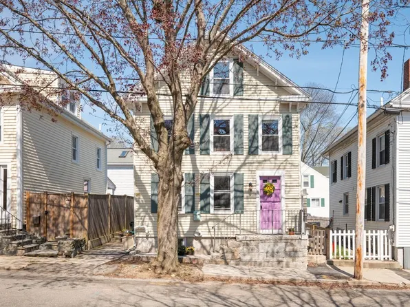 60 Warren St, Newburyport, MA 01950