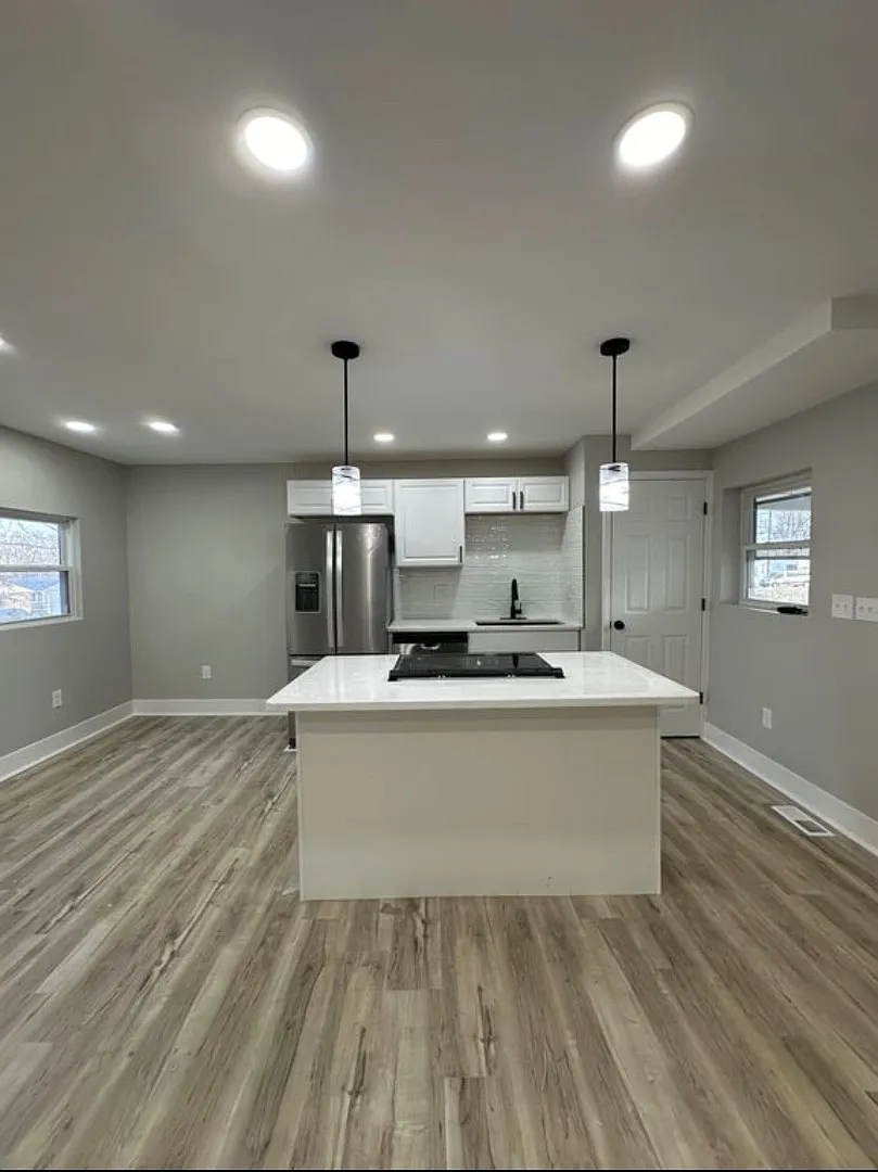 2110 McKinley Ave — Photo 3
