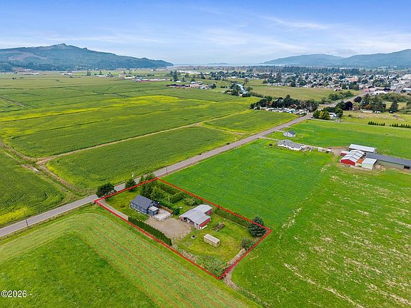 3rd image of 2105 Tillamook River Rd