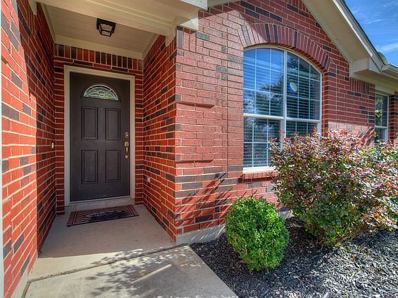 4th image of 4511 Heritage Well Ln