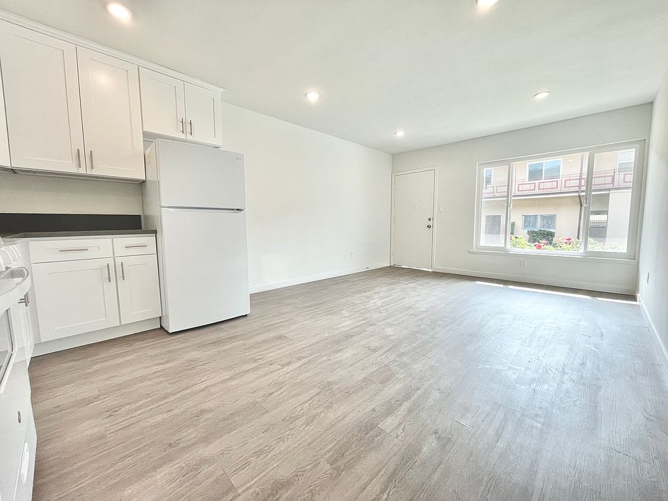 1st image of 3900 Nicolet Ave #10A