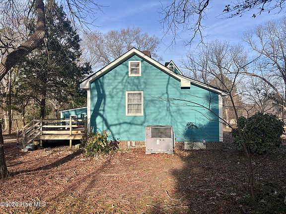 3rd image of 208 N Sycamore Street
