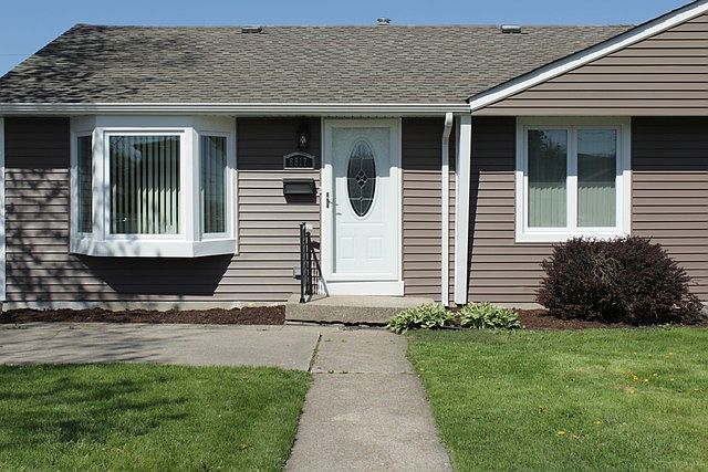 1st image of 8817 S Kolmar Ave