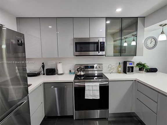 5th image of 9430 Live Oak Pl APT 203