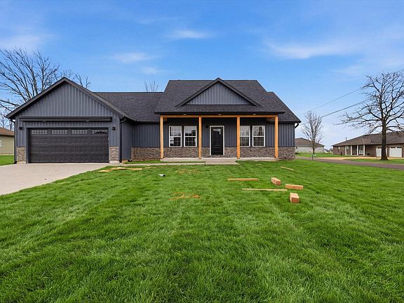 2nd image of 2602 Country Drive