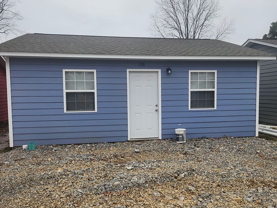 1st image of 136 Ellis Ave