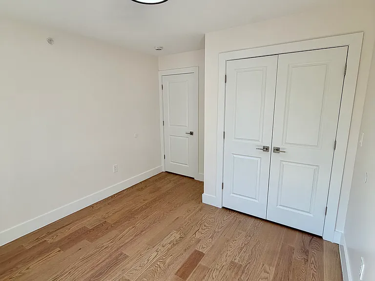 418 Avon Ave #3 — Photo 24