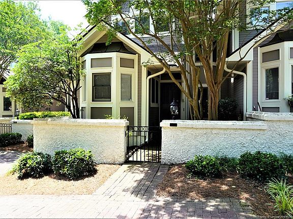 2nd image of 728 Victorian Pl