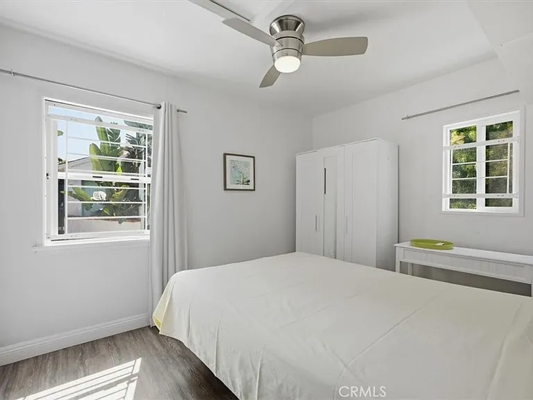 422 S Juanita Ave — Photo 10