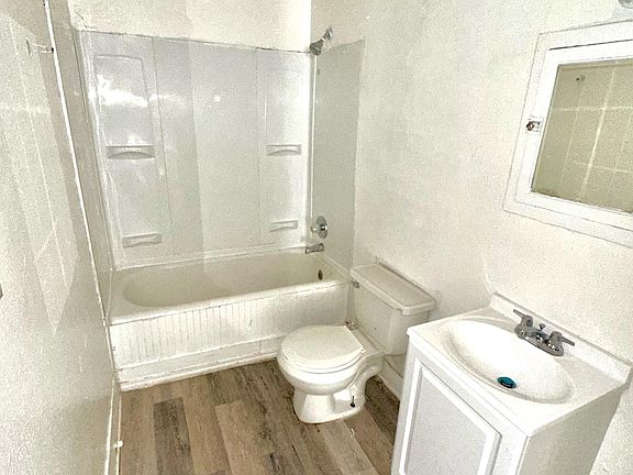 5th image of 2212 Avenue U #A