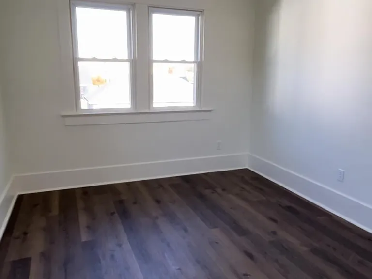 209 E Main St — Photo 7