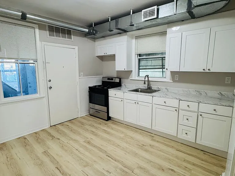 38 S 17th St — Photo 2