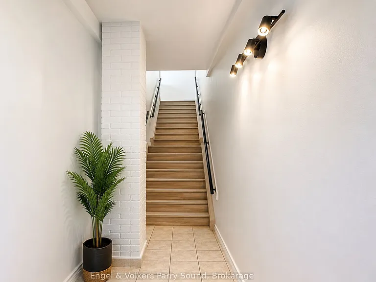 5 Seguin St #5A — Photo 3