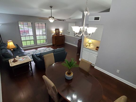 3rd image of 216 Whispering Hills Dr