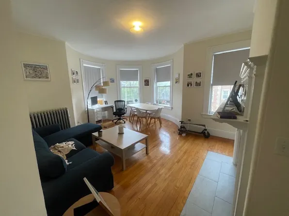 9 Ware St APT 2, Cambridge, MA 02138