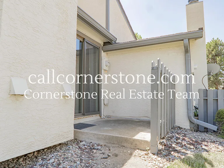 4877 Bluestem Dr — Photo 8