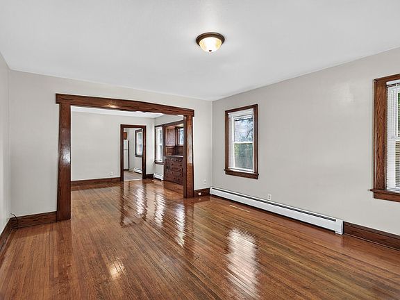 2nd image of 2122 N 6th St